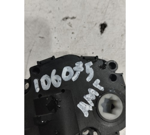 Моторчик привода заслонок отопителя