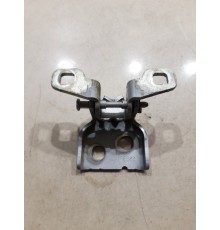 Петля двери (передняя, правая, верхняя)