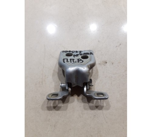 Петля двери (передняя, правая, верхняя)