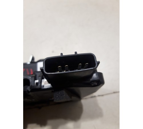 Замок двери (задний правый)