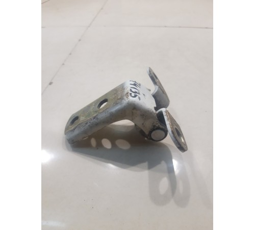 Петля двери (задняя, левая, нижняя)