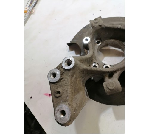 Кулак поворотный задний правый