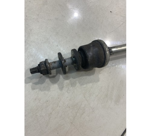 Стойка стабилизатора (передняя, правая)