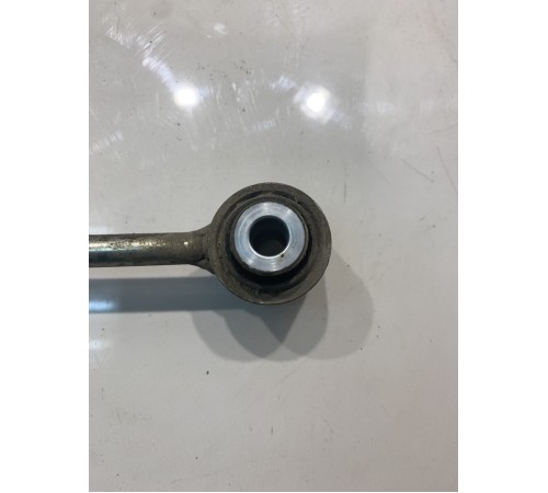 Стойка стабилизатора (передняя, правая)