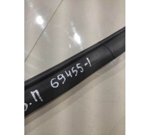 Уплотнитель двери (задний, правый)