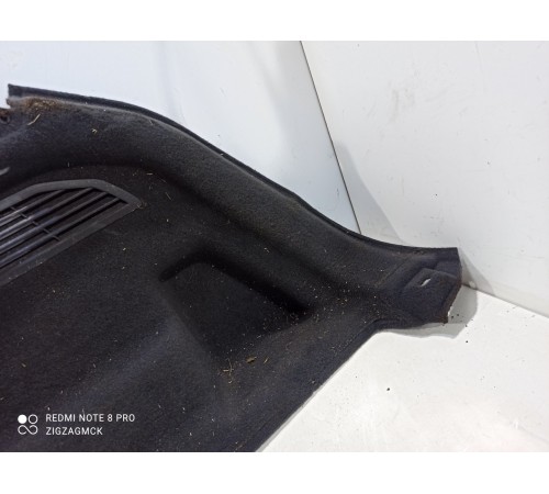 Обшивка багажника правая