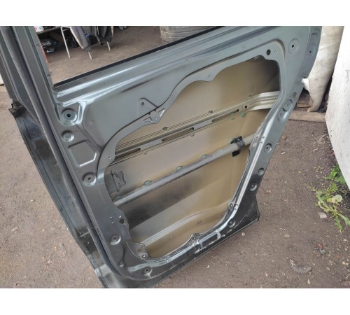 Дверь (задняя правая)