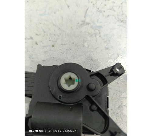 Моторчик привода заслонок отопителя