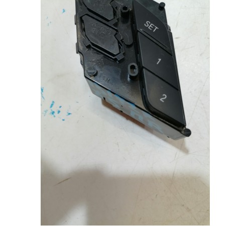 Блок кнопок памяти сиденья