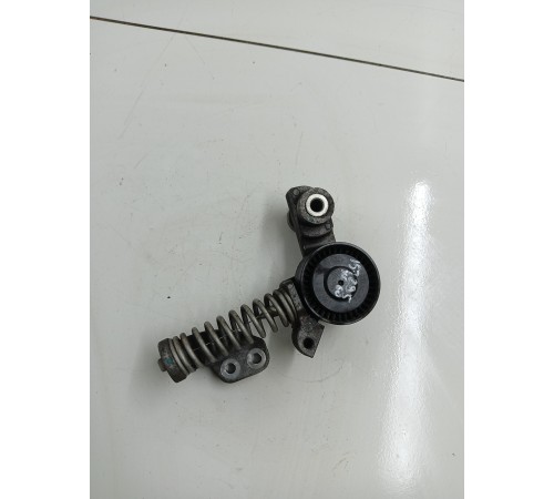 Ролик натяжитель приводного ремня