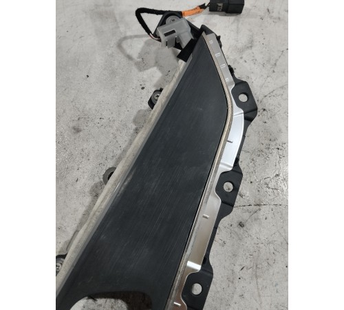 Накладка обшивки двери передняя правая