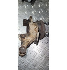 Кулак поворотный Передний Правый