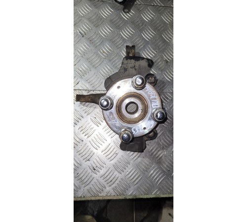 Кулак поворотный Передний Правый