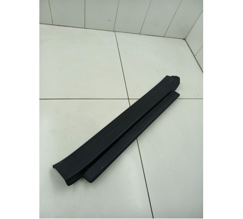 Накладка порога передняя левая