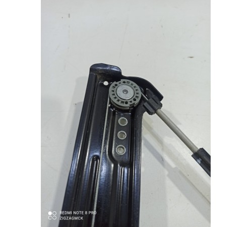 Стеклоподъемник (задний левый)