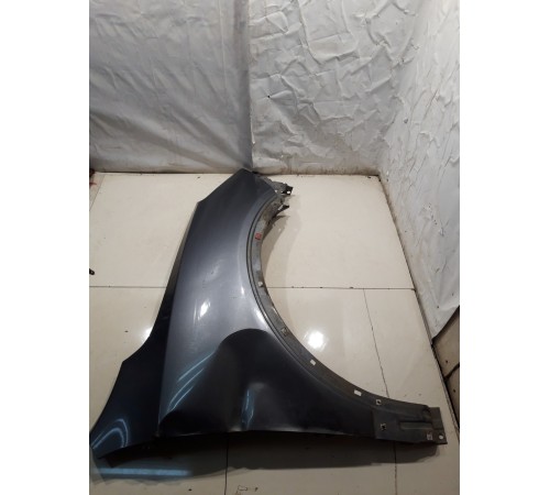 Крыло переднее правое