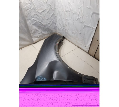 Крыло переднее правое