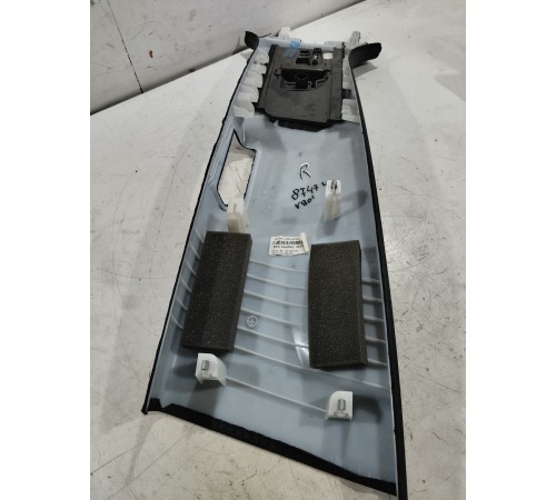 Обшивка центральной стойки(правая верхняя)