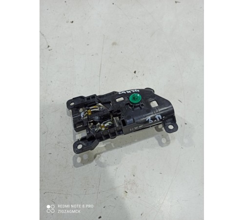 Ручка двери (задняя правая внутренняя)