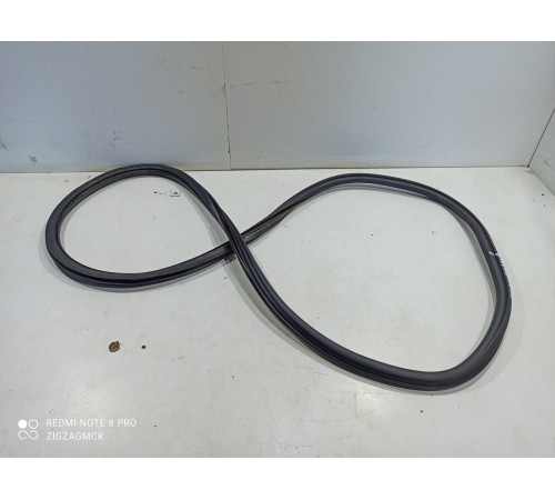 Уплотнитель двери(задний правый)