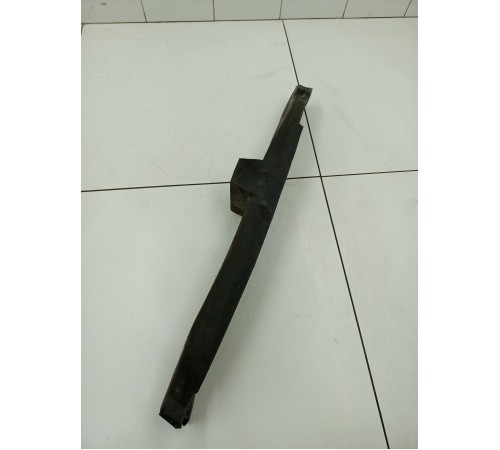 Уплотнитель крыла передний правый