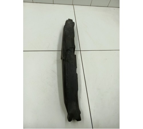 Уплотнитель крыла передний правый