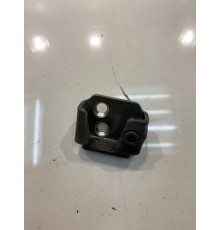 Ответная часть замка двери багажника