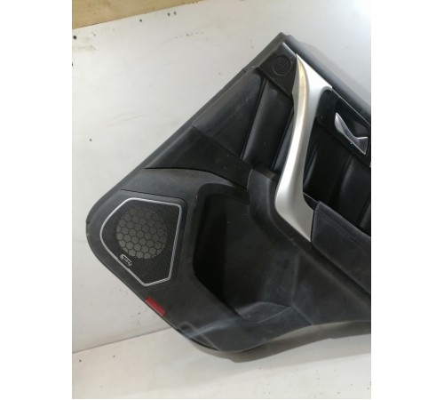 Обшивка двери задняя правая