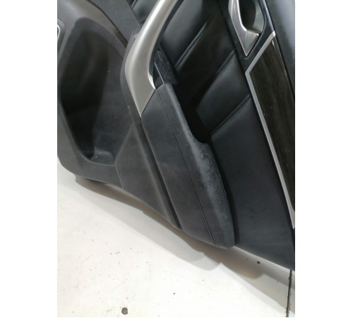 Обшивка двери задняя правая