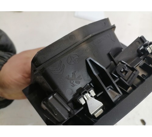 Дефлектор воздушный