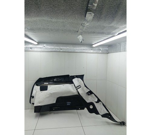 Обшивка багажника правая