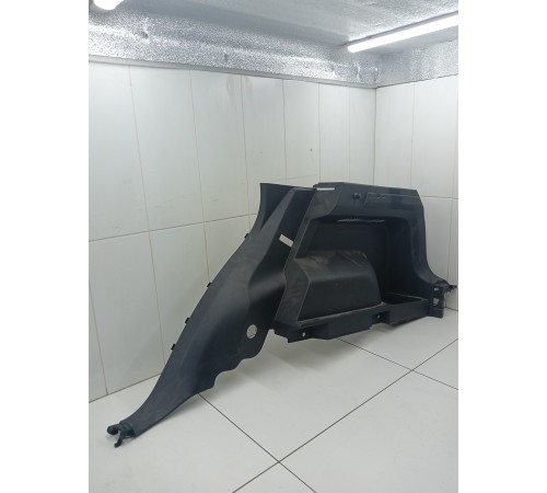 Обшивка багажника правая