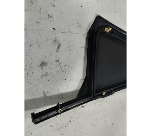 Глухое стекло двери (заднее левое)