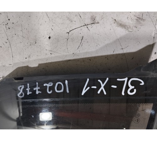 Глухое стекло двери (заднее левое)