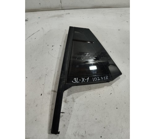 Глухое стекло двери (заднее левое)