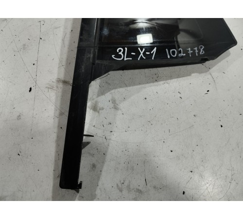 Глухое стекло двери (заднее левое)