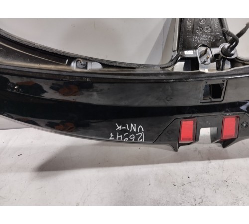 Спойлер крышки двери багажника