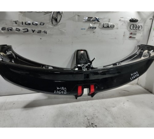 Спойлер крышки двери багажника