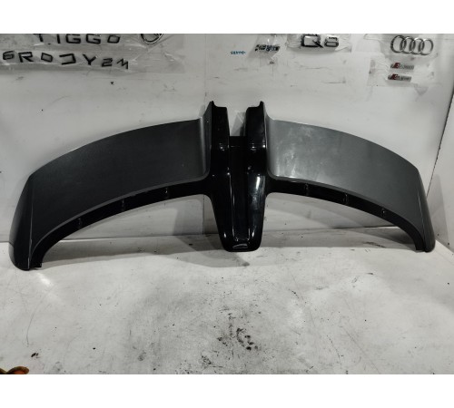 Спойлер крышки двери багажника