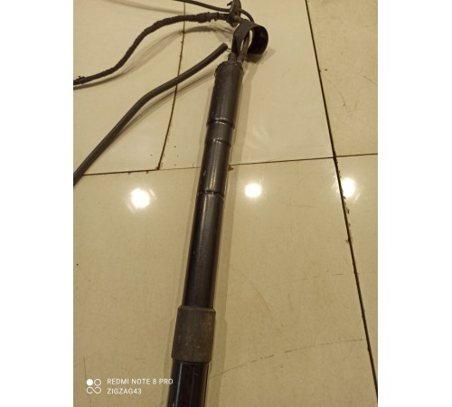 Амортизатор крышки багажника(правый)