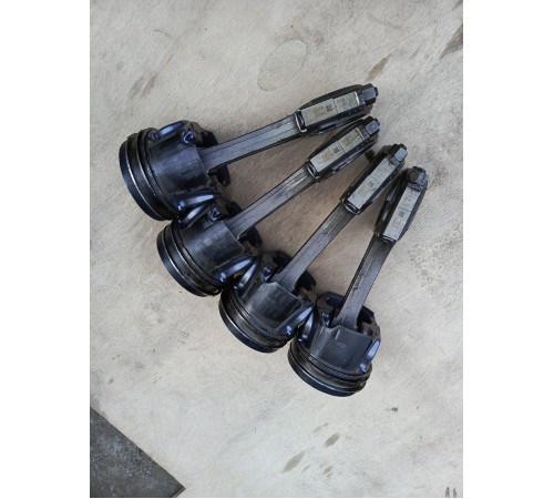 Поршень с шатуном