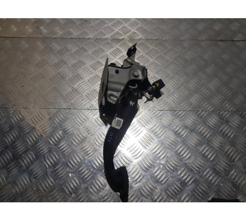 Педаль сцепления