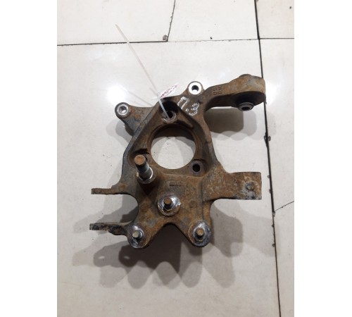 Кулак поворотный(задний правый)