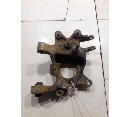 Кулак поворотный(задний правый)