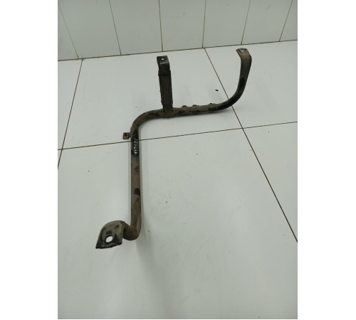 Крепление топливного бака