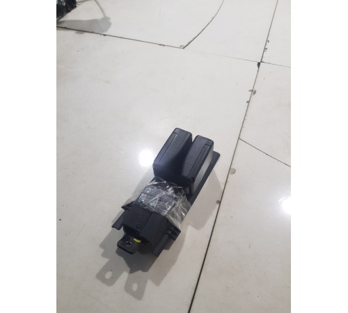 Ответная часть ремня безопасности задняя правая