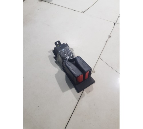 Ответная часть ремня безопасности задняя правая