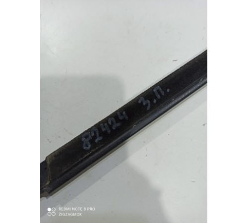 Молдинг двери(задний правый)