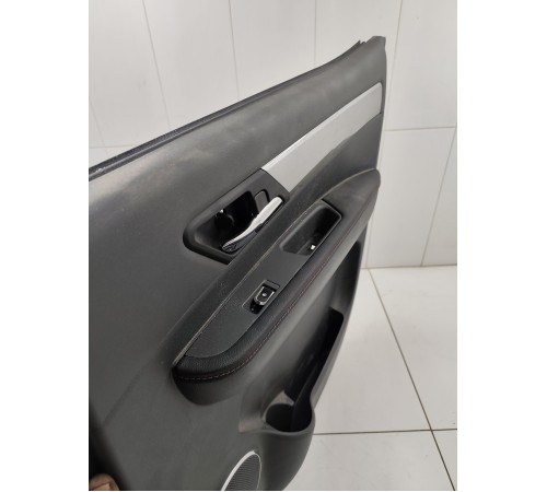 Обшивка двери задняя правая