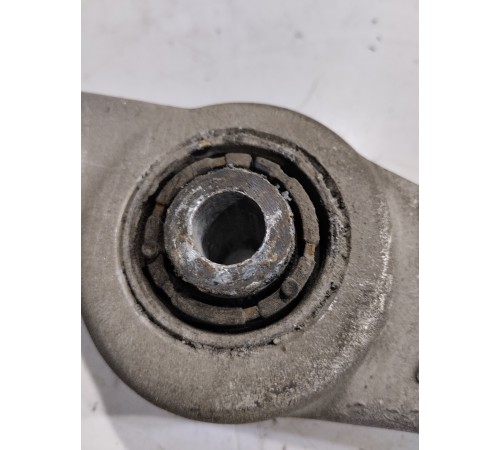 Рычаг подвески(передний правый нижний)